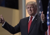 ������� ����� ������� �� ������������� ������� � ���. Donald Trump elected US president in stunning upset victory.